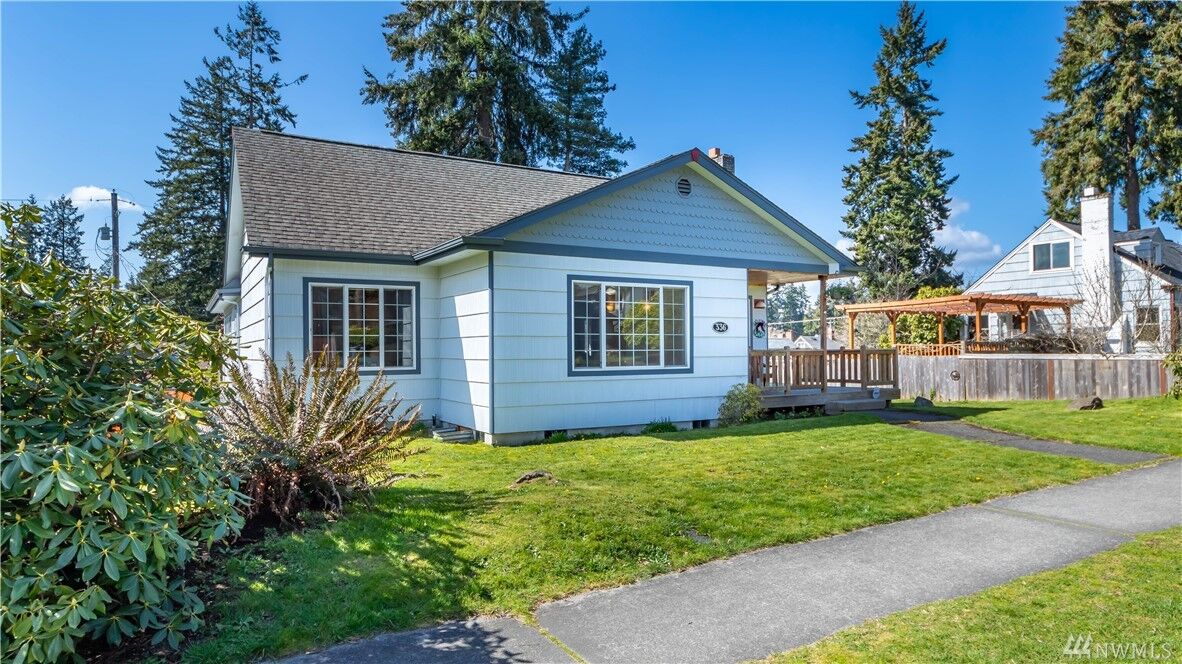 Property Photo:  336 Summit Ave  WA 98466 