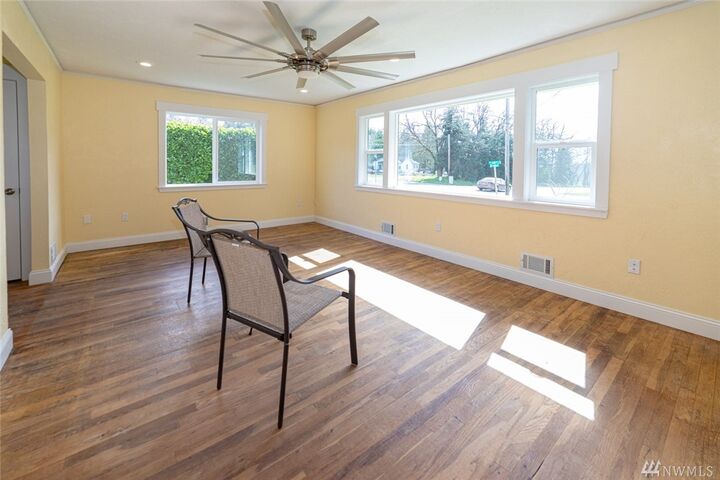 Property Photo:  3003 Trenton Ave  WA 98310 