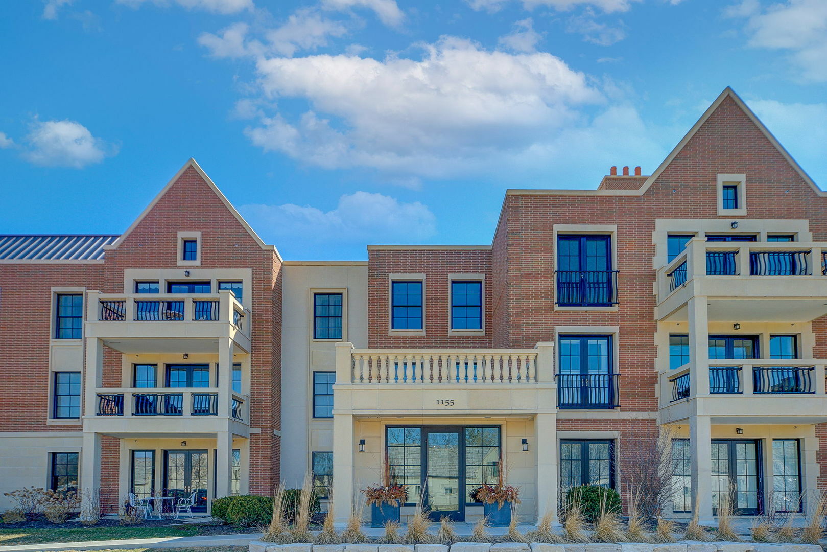 Property Photo: 1155 Kelmscott Way 206 IL 60045