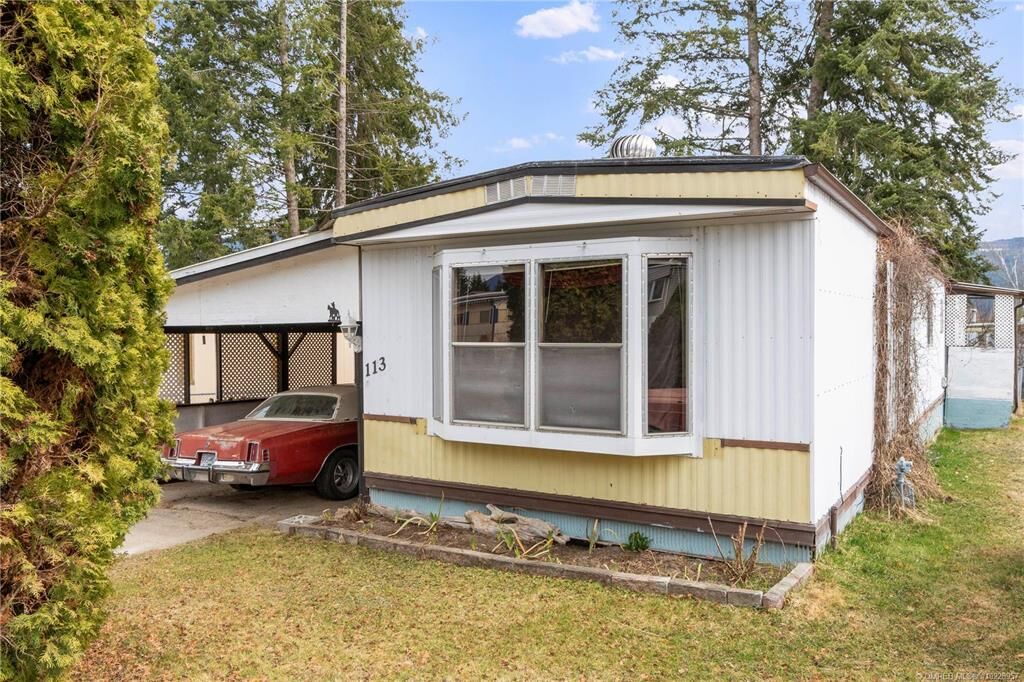 Property Photo:  3350 10 Avenue NE 113  BC V1E 1J6 