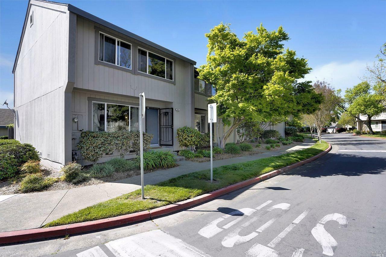 Property Photo:  381 Gate Way  CA 95401 