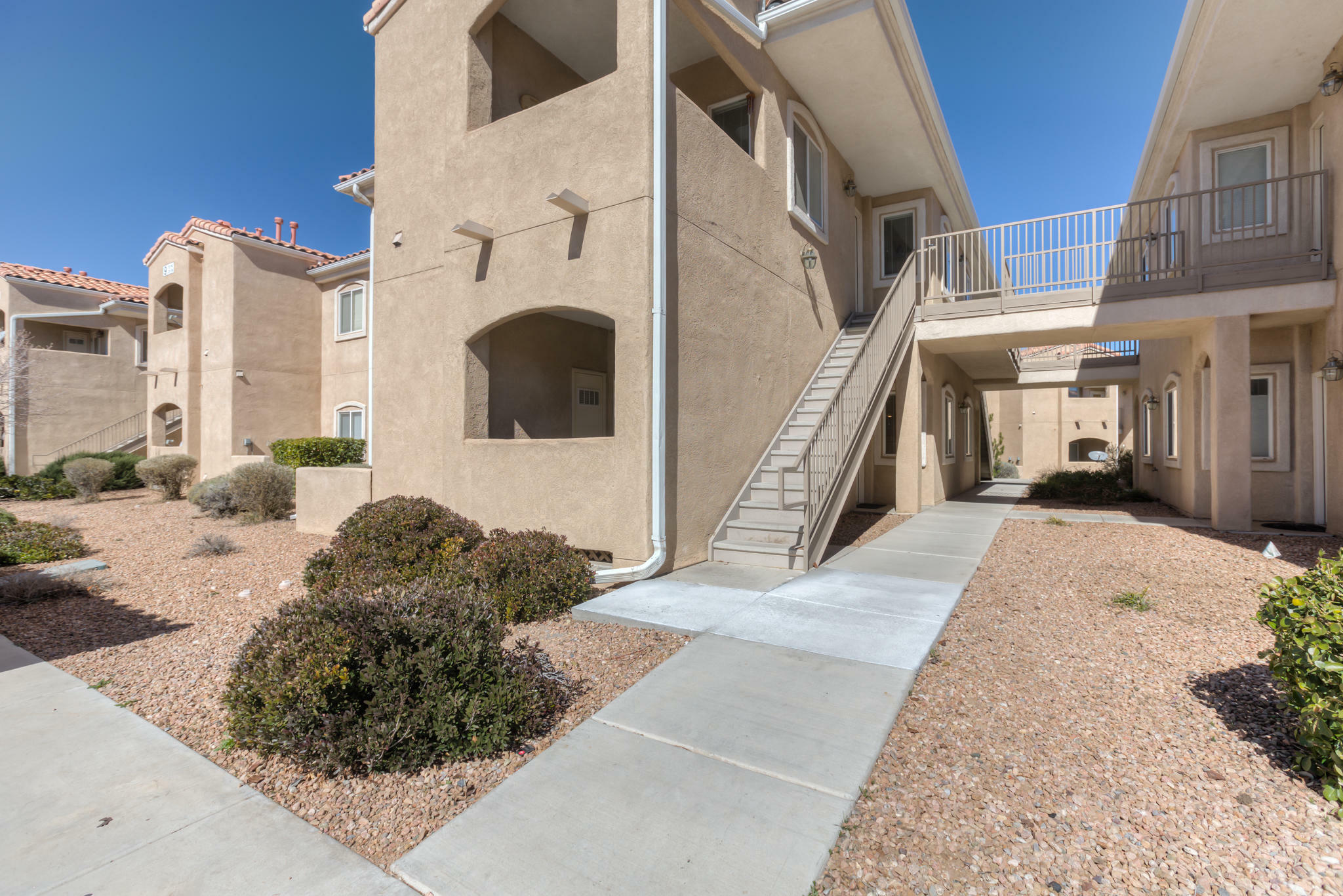 Property Photo:  6800 Vista Del Norte Road NE Apt 916  NM 87113 