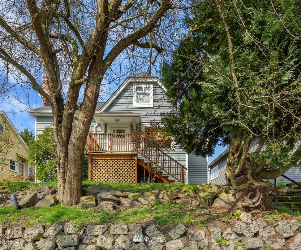 Property Photo:  824 NW Market Street  WA 98107 