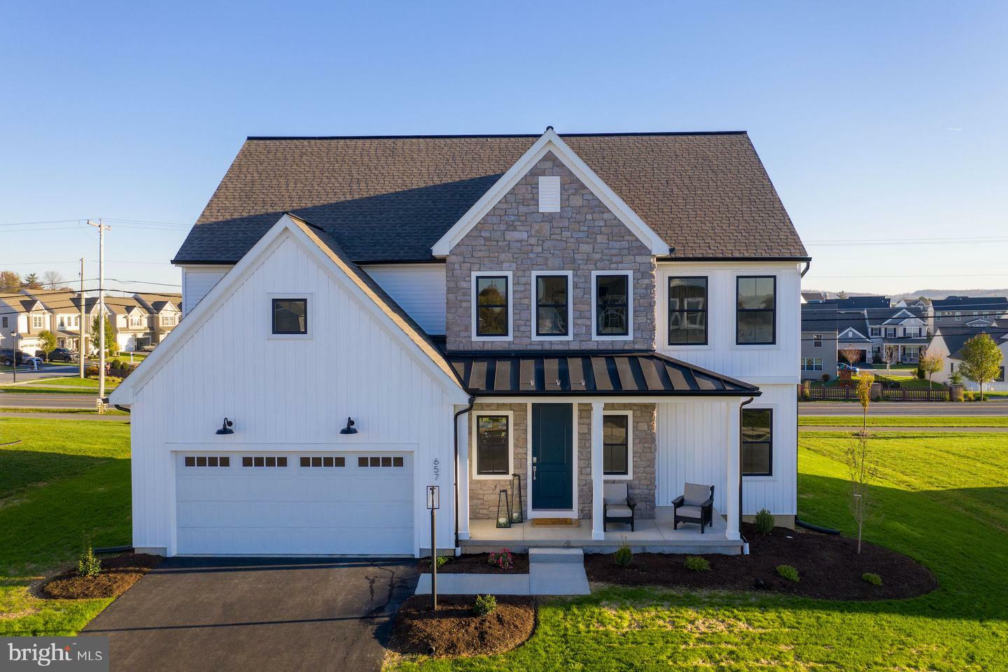 Property Photo:  520 Fieldstone Drive  PA 17003 