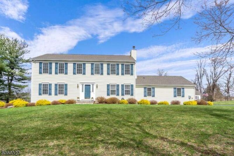 Property Photo:  3 Camelot Ct  NJ 08833 