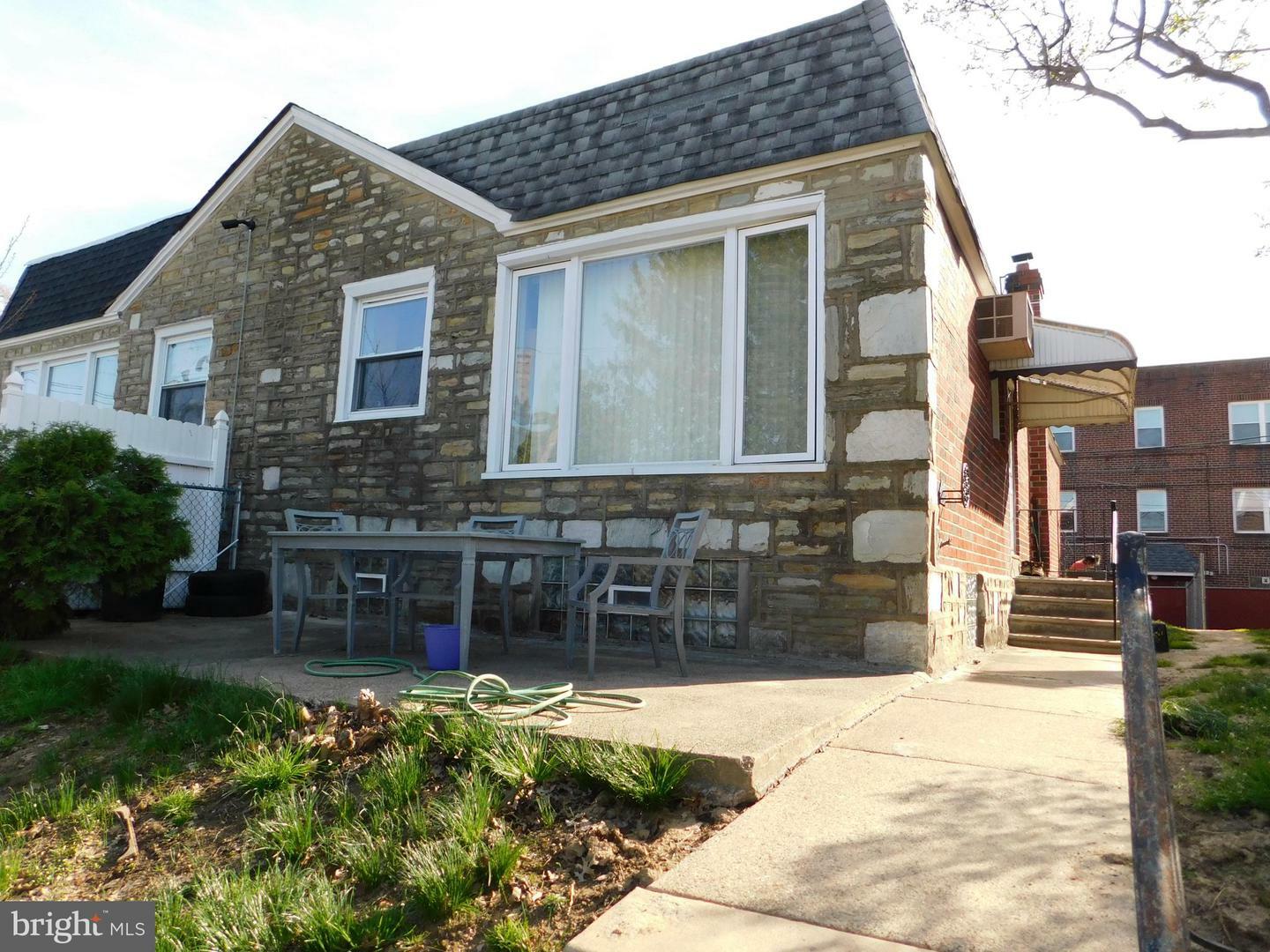 Property Photo:  844 Saint Vincent Street  PA 19111 