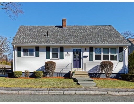 Property Photo:  5 Place Ln  MA 01801 