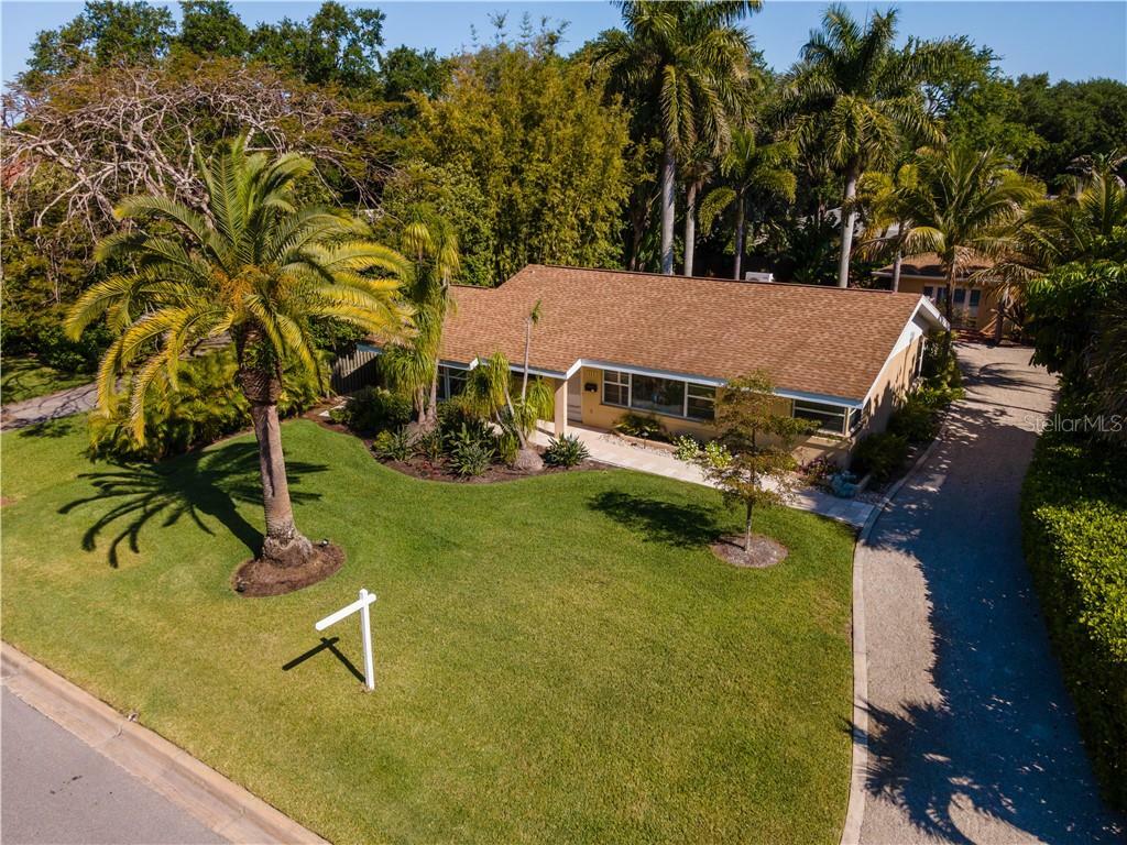 Property Photo: 604 Armada Road S FL 34285