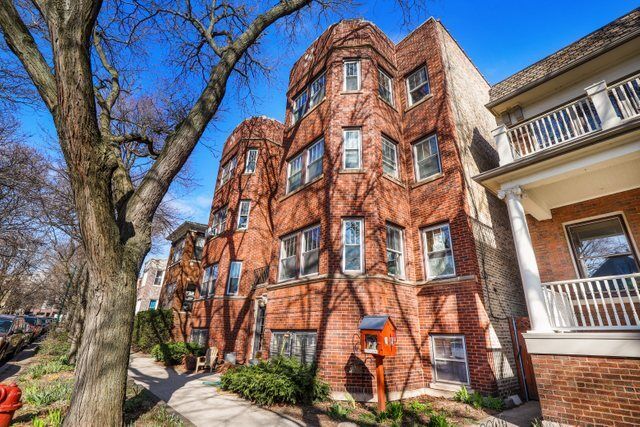 Property Photo: 1454 W Hollywood Avenue 3E IL 60660