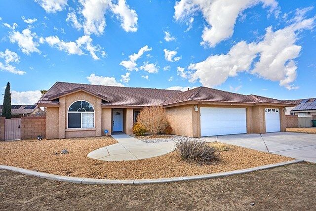 Property Photo: 13810 Ivanpah Road CA 92307