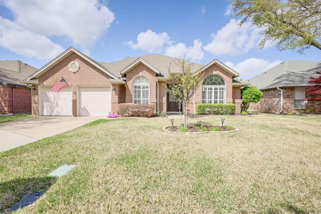Property Photo: 2217 S Branch Drive TX 76001