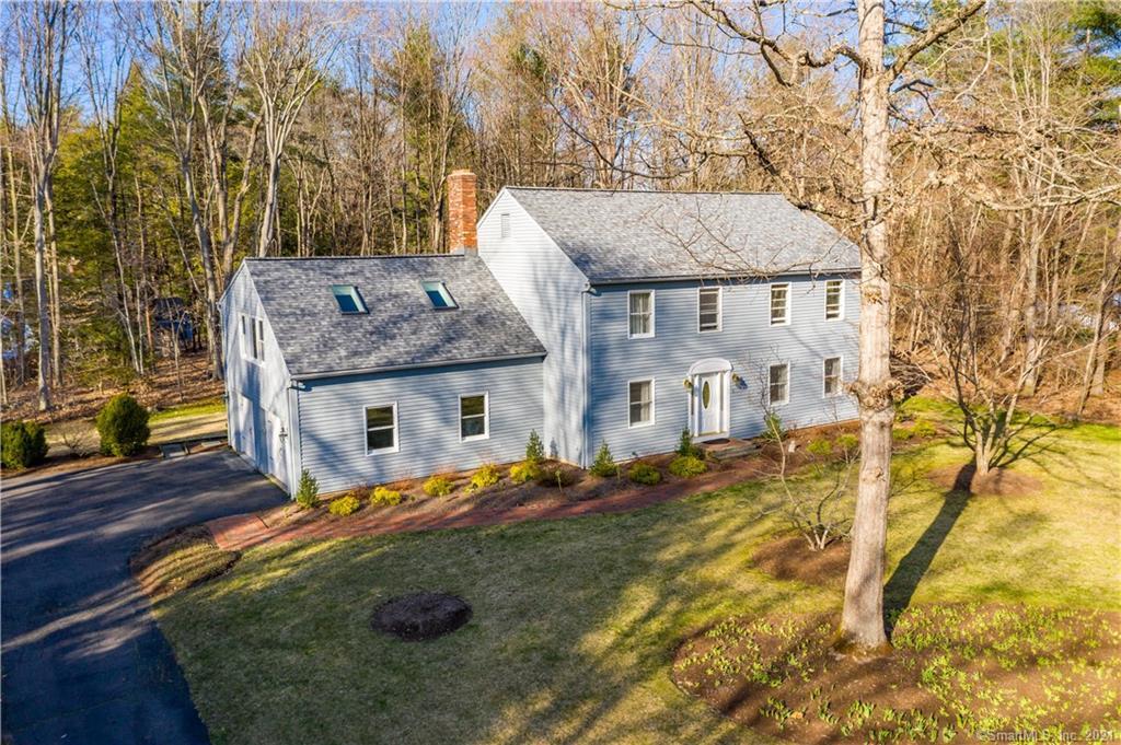 Property Photo: 6 Nilas Way CT 06070
