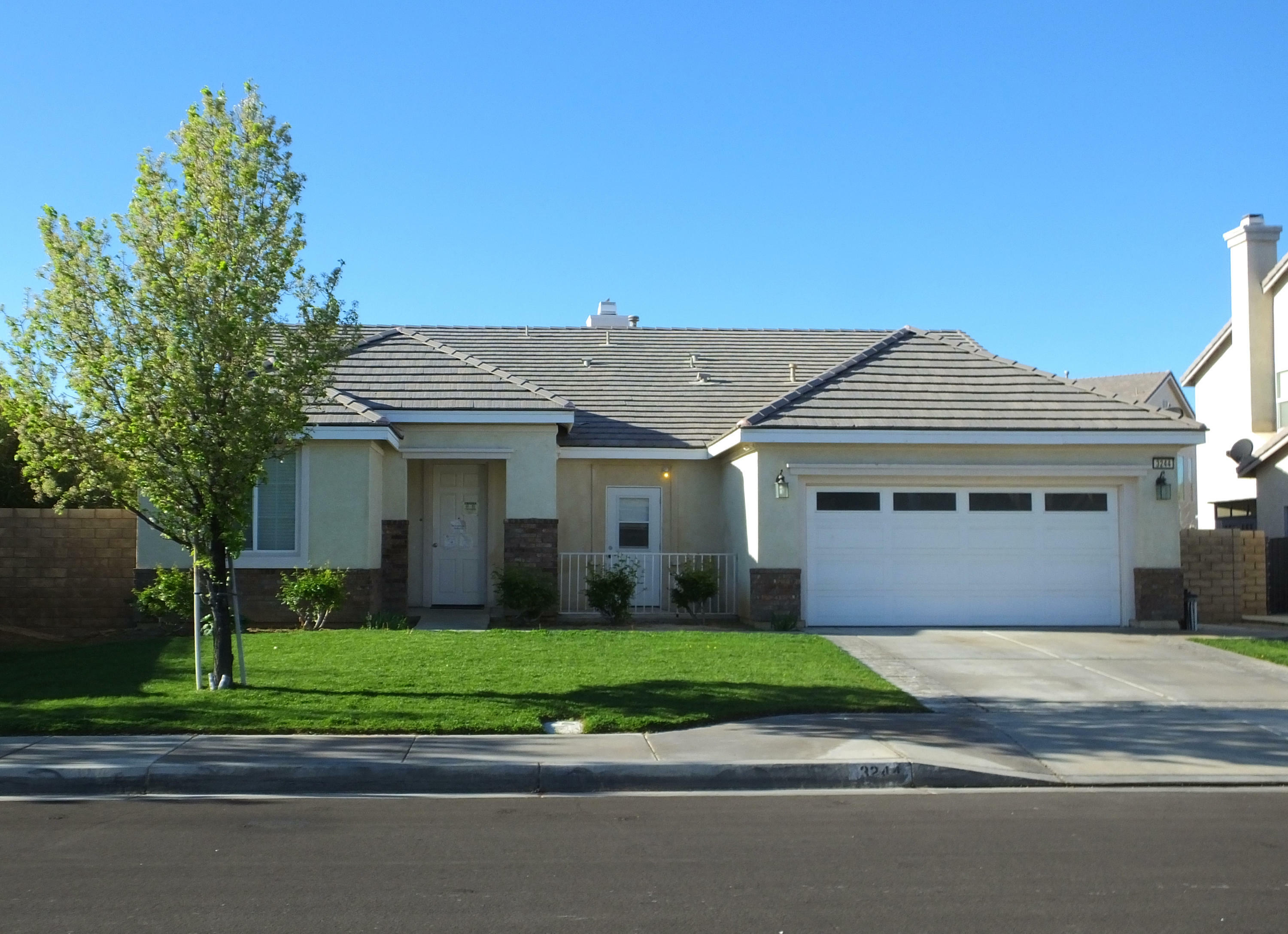 Property Photo:  3244 Ashton Place  CA 93536 