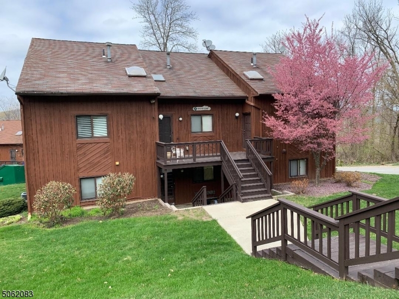 Property Photo: 9 Sugar Loaf Ct 3 NJ 07462