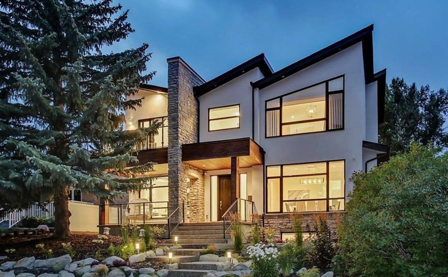 Property Photo: 3211 Collingwood Drive NW AB T2L 0R7