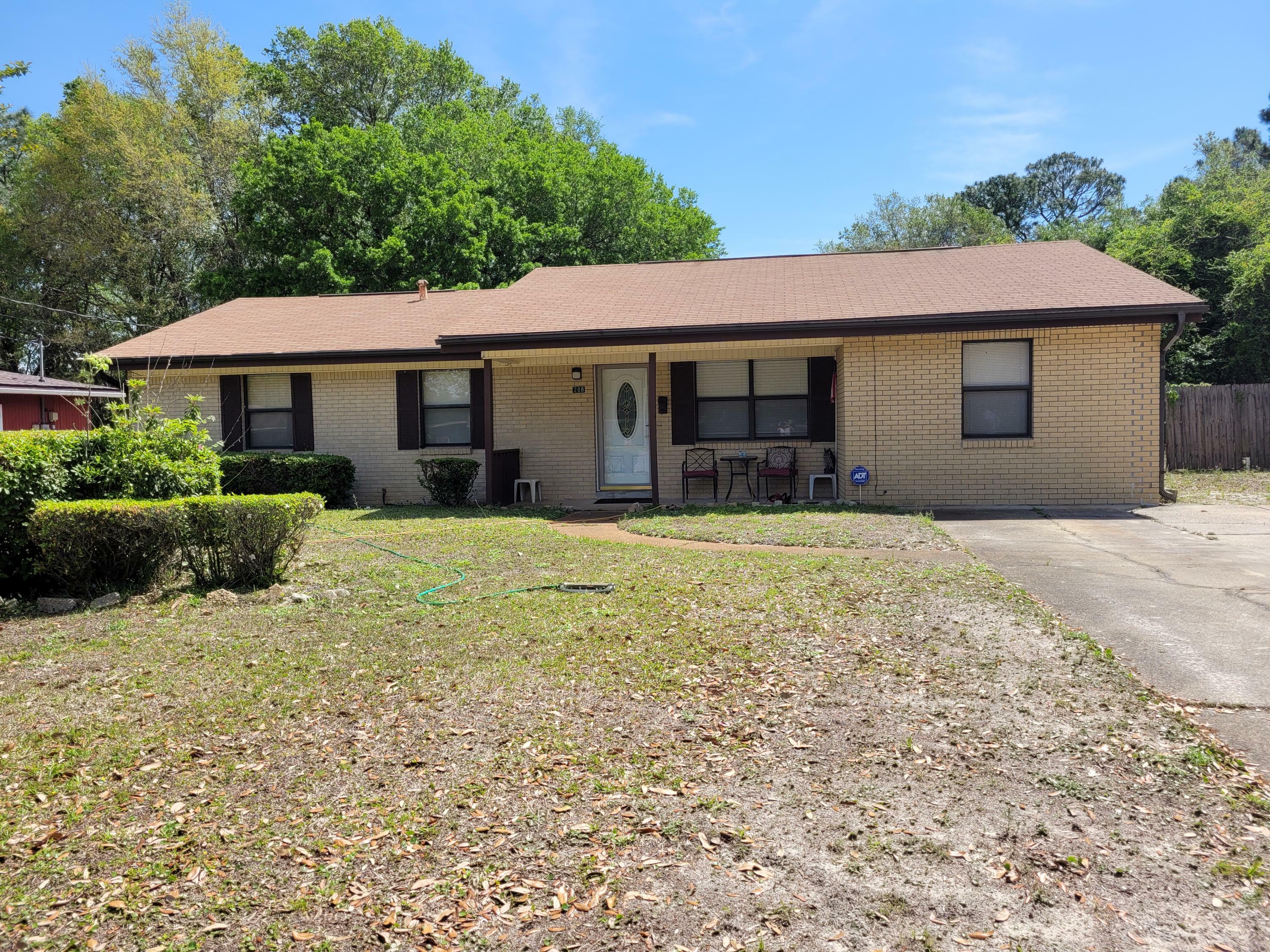 Property Photo:  208 NW Combs Manor Court  FL 32548 