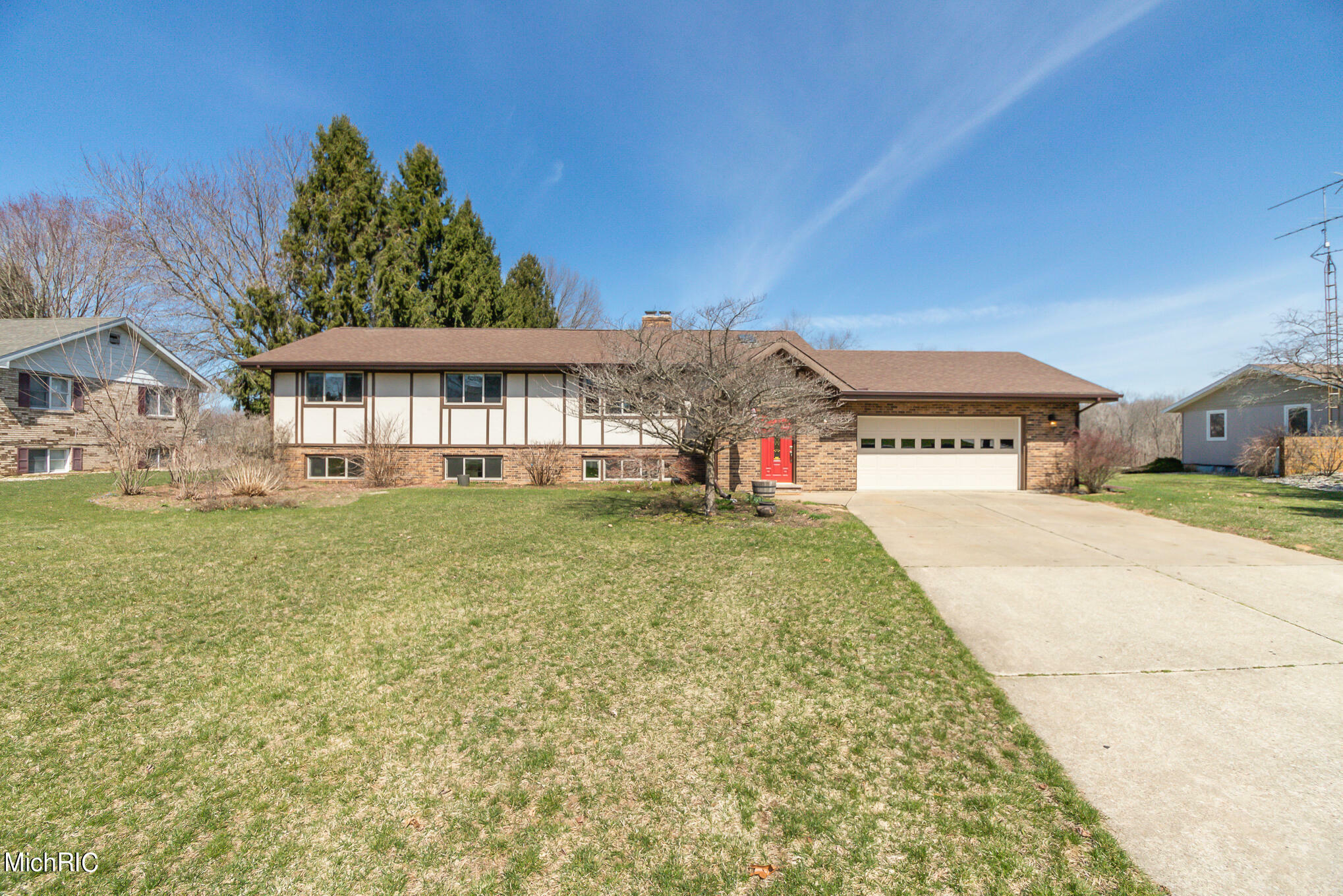 Property Photo:  2813 Ridgewood Trail  MI 49103 