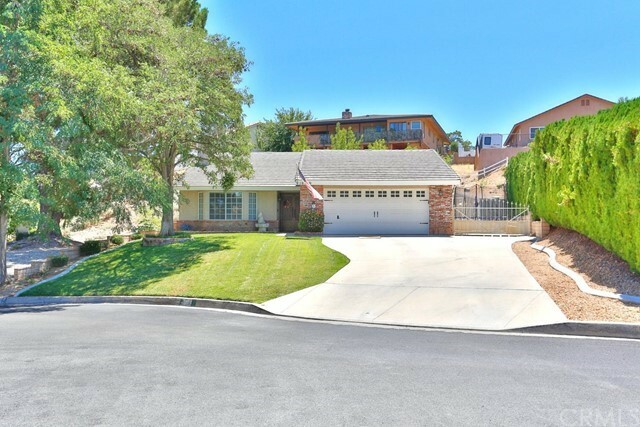 Property Photo:  18189 Country Glen Lane  CA 92395 