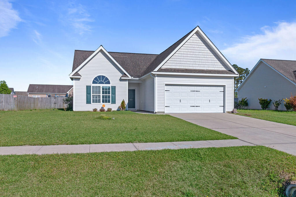 Property Photo:  221 Emerald Ridge Road  NC 28546 