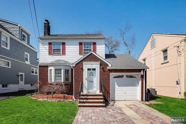 Property Photo:  157 Fairway Avenue  NJ 07109 
