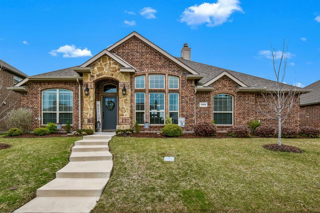 Property Photo: 1308 Crescent Cove Drive TX 75087