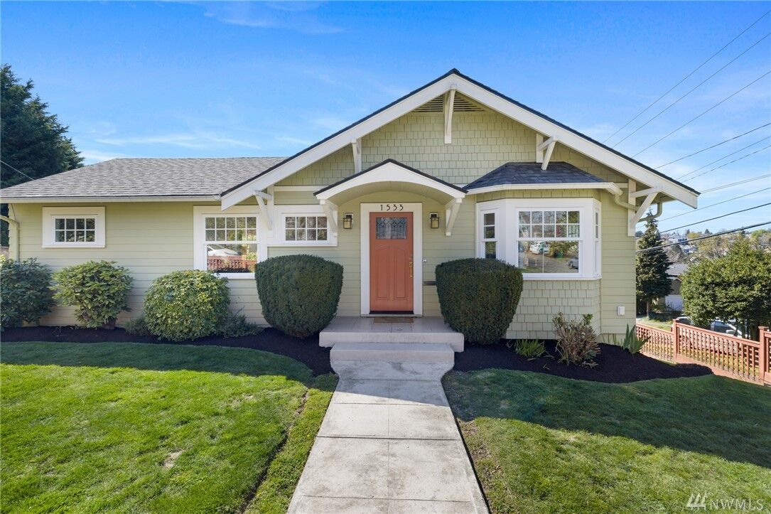 Property Photo: 1533 30th Ave WA 98122
