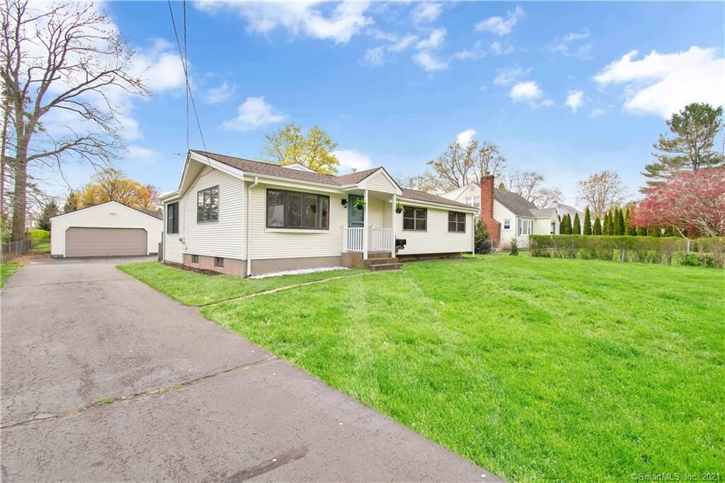 Property Photo:  11 West Street Terrace  CT 06416 