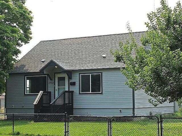 1203 W Columbia Ave  Spokane WA 99205 photo