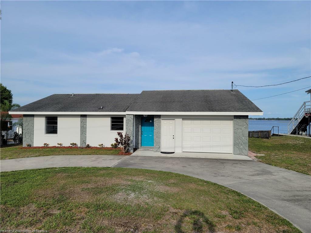 Property Photo:  1136 Memorial Drive  FL 33825 