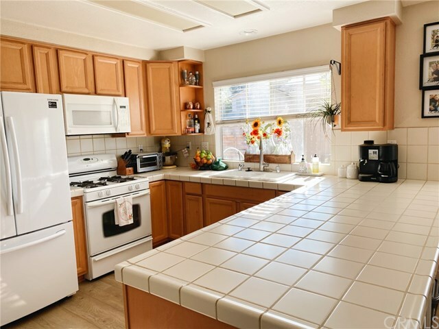Property Photo:  43715 Corte Cabral  CA 92592 