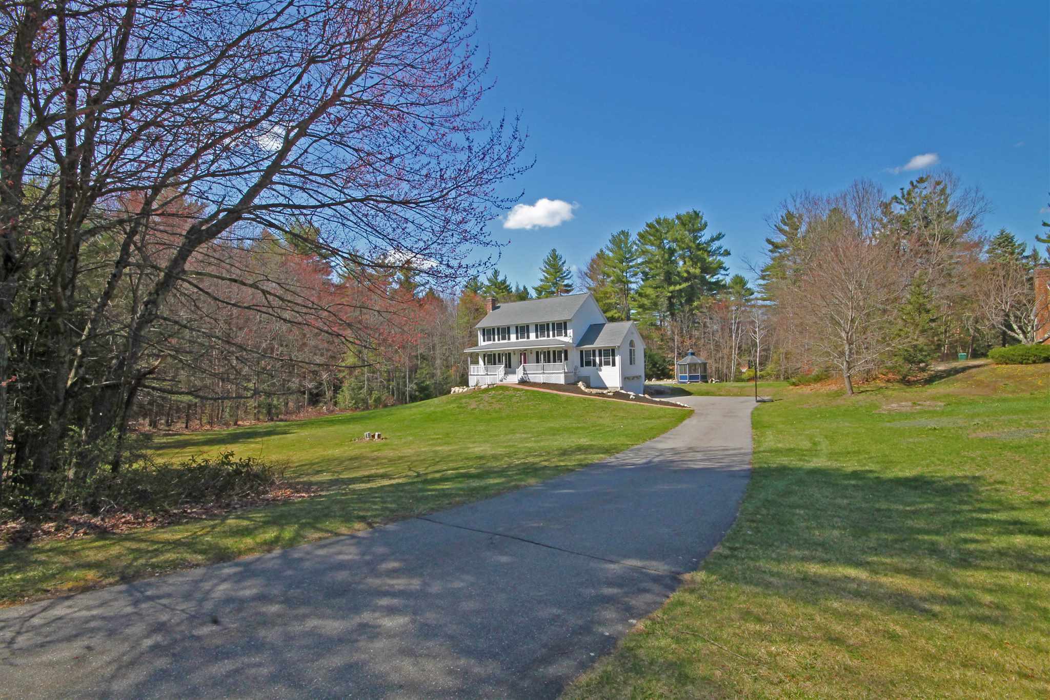 Property Photo:  48 Litchfield Road  NH 03053 