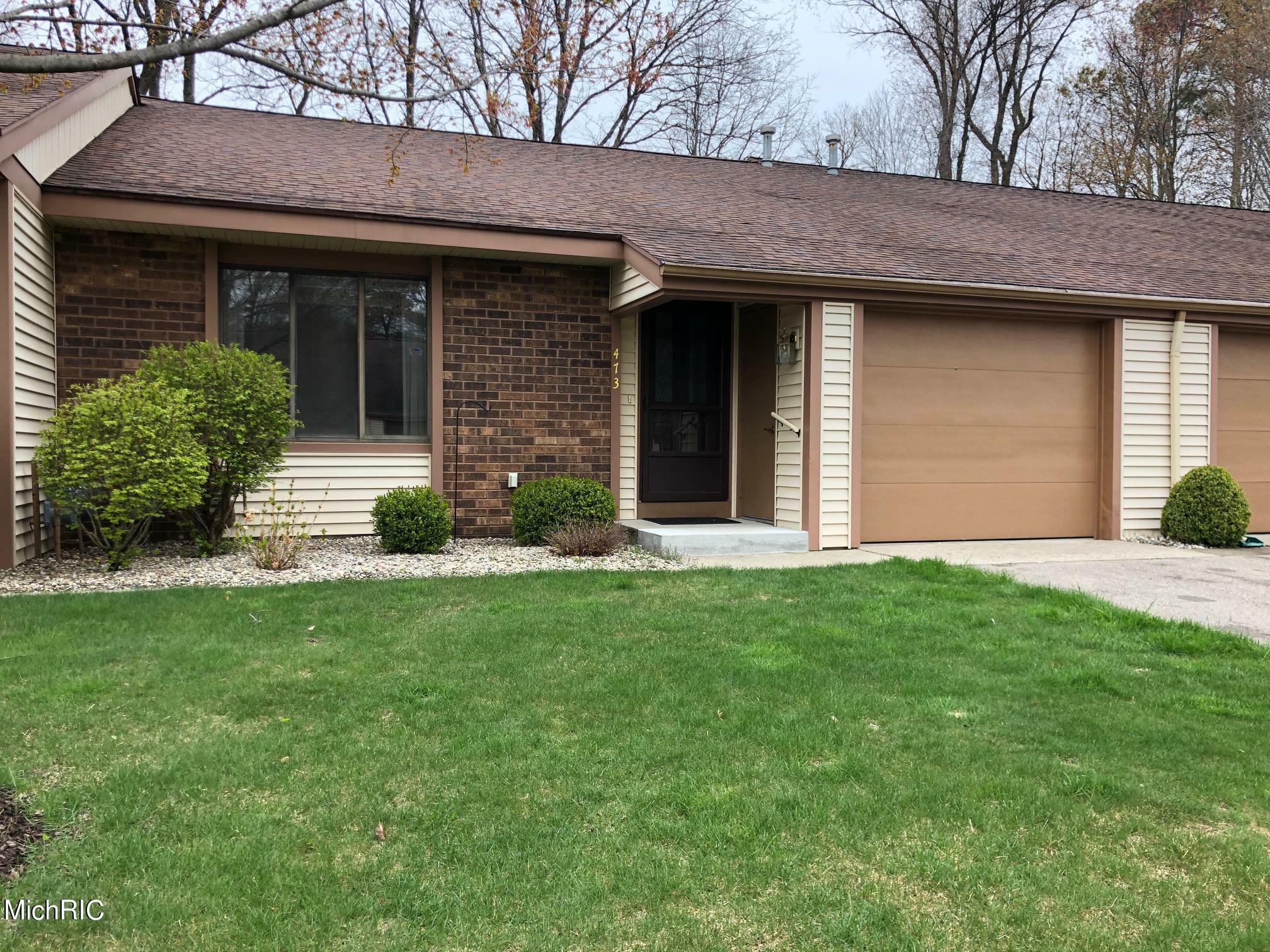 Property Photo: 473 Oak Lane MI 49424
