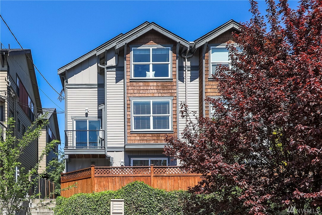 Property Photo:  2618 B NW 57th St  WA 98107 