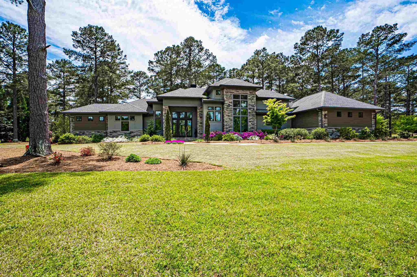 Property Photo: 100 Whitebird Place GA 31024