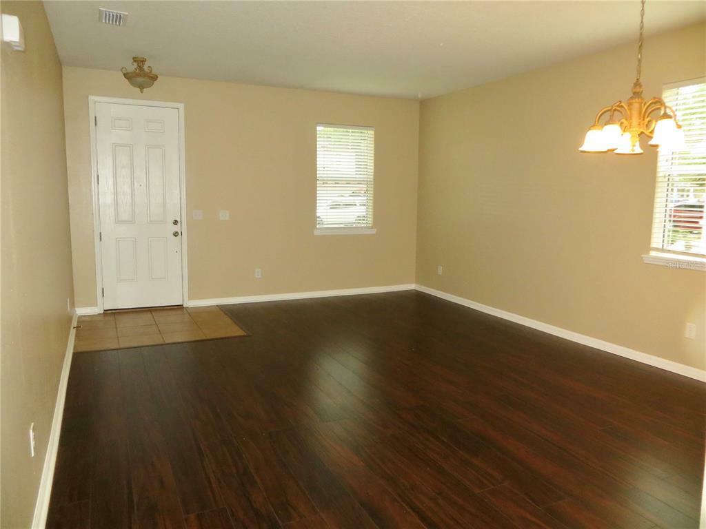 Property Photo: 1304 Tilapia Trail FL 32724