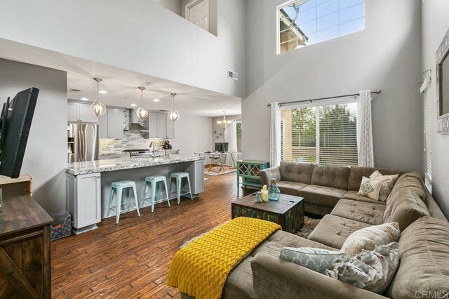 Property Photo:  1551 Acacia Cir  CA 92081 