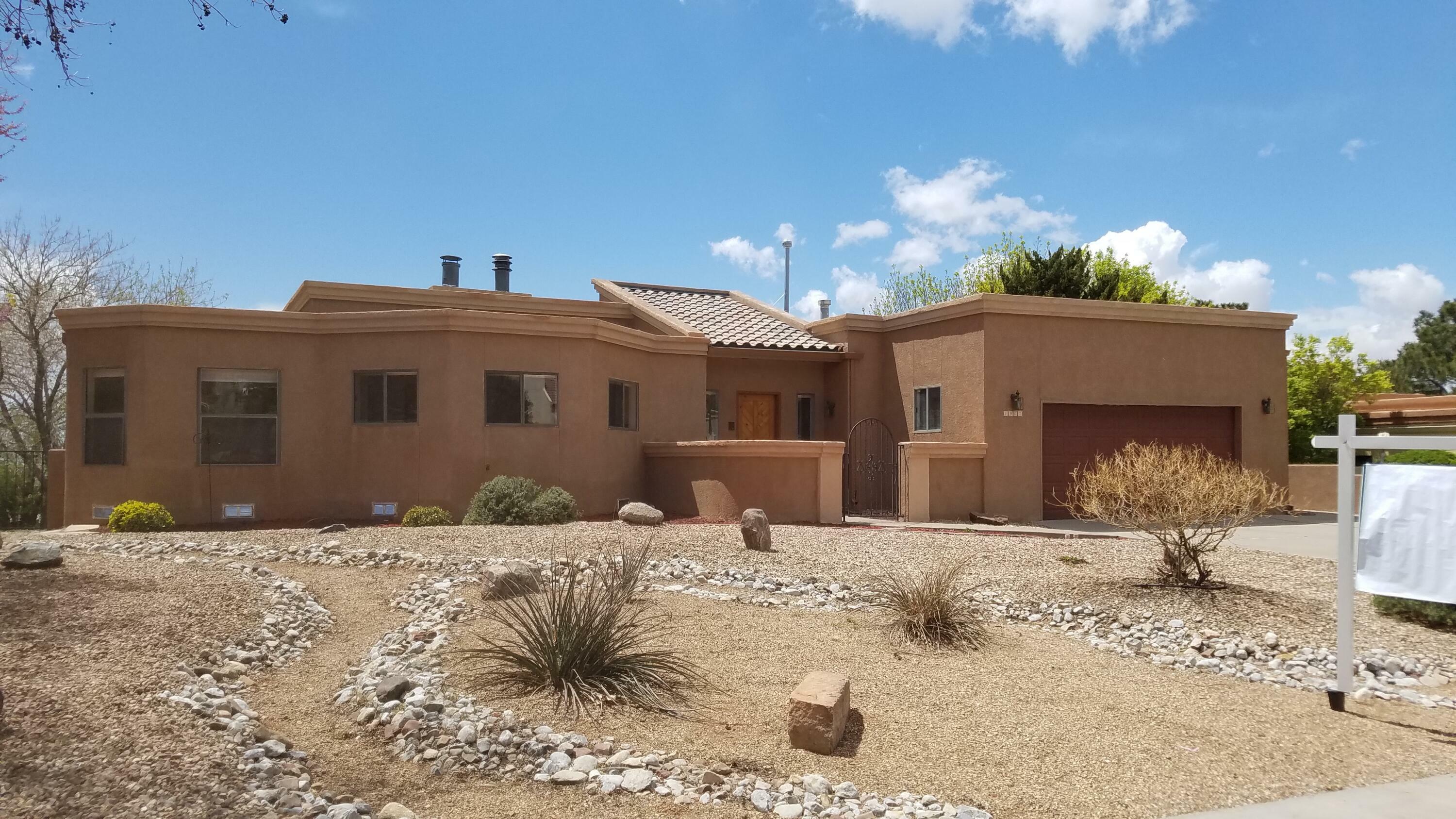 Property Photo:  4907 Calle De Luna NE  NM 87111 