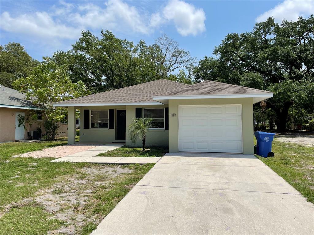 Property Photo:  1119 7th Street E  FL 34208 