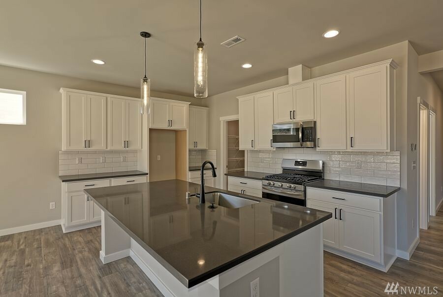 Property Photo: 1009 Yew Ave WA 98294