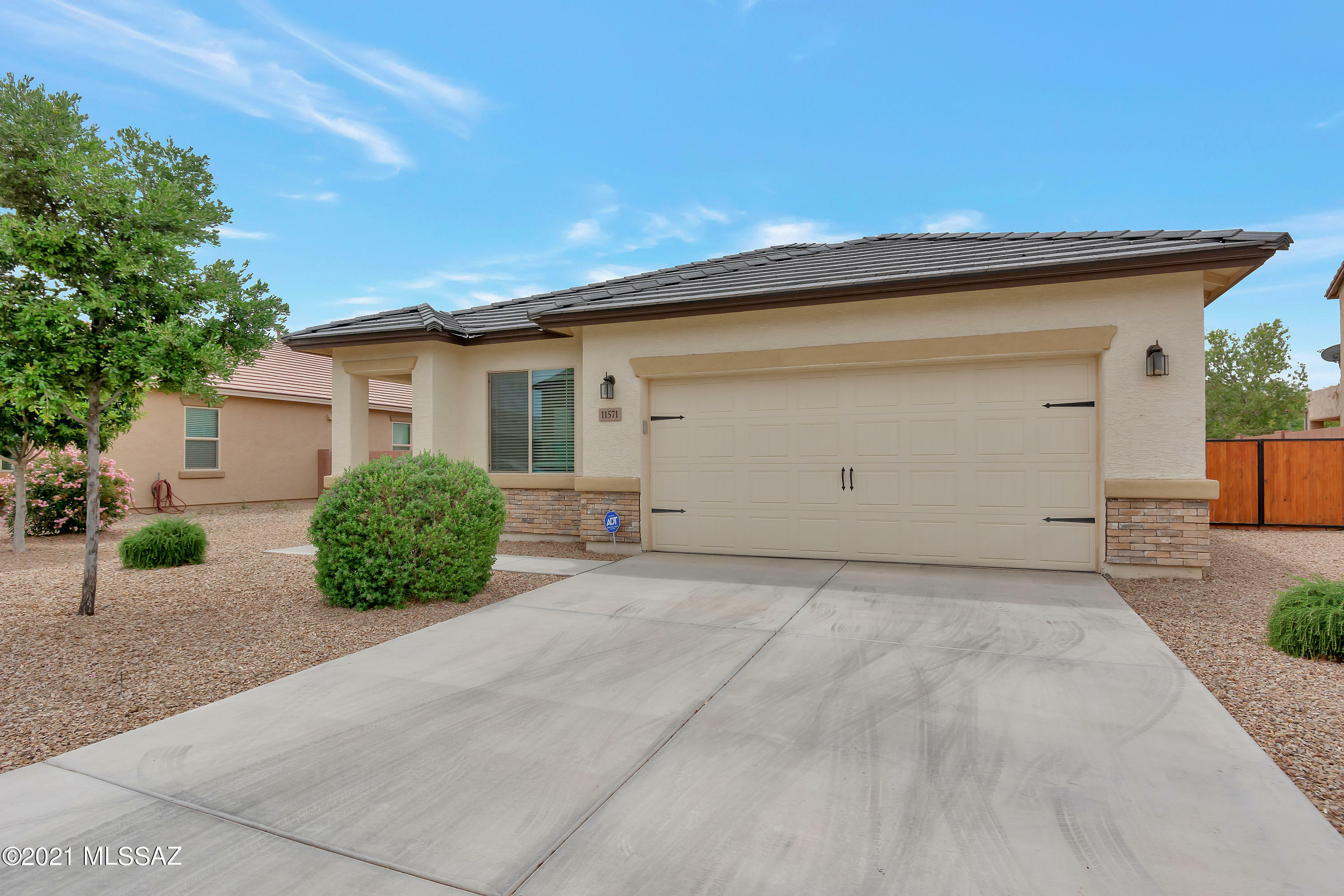 Property Photo:  11571 W Fayes Glen Drive  AZ 85653 