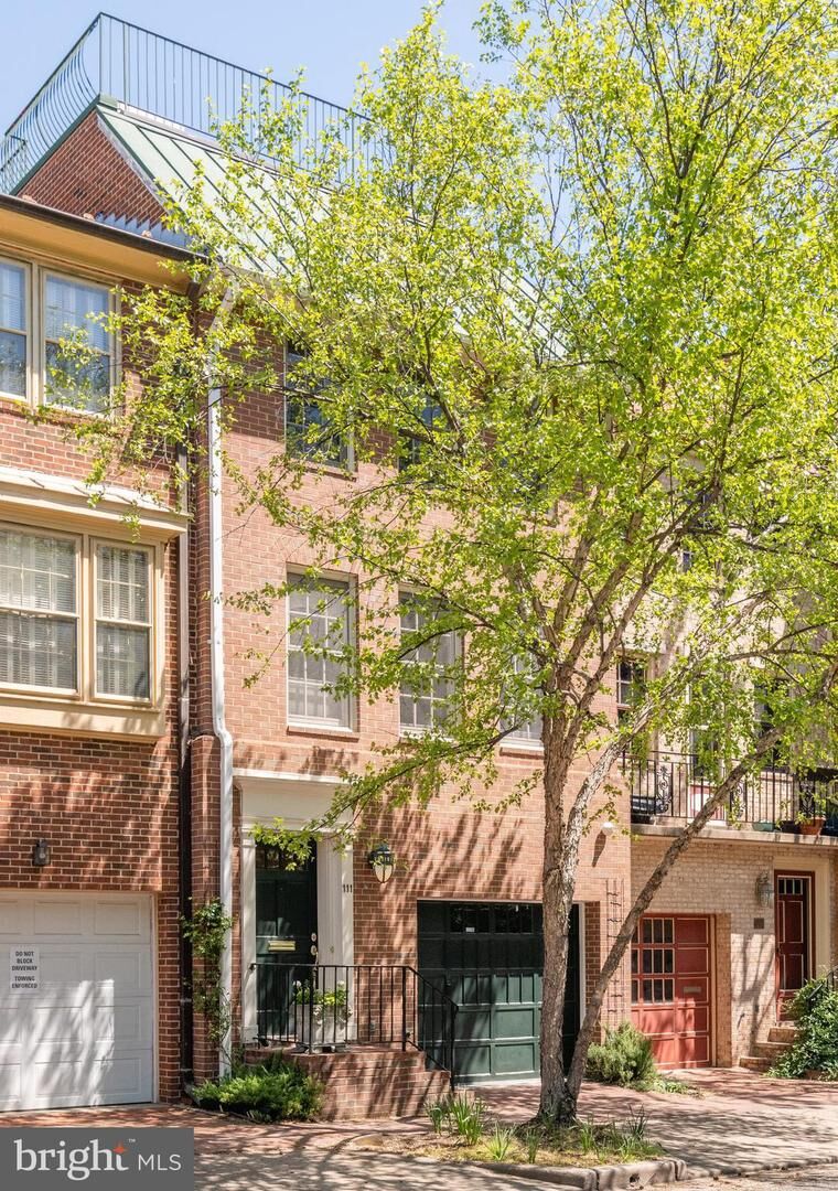 Property Photo:  111 Queen Street  VA 22314 