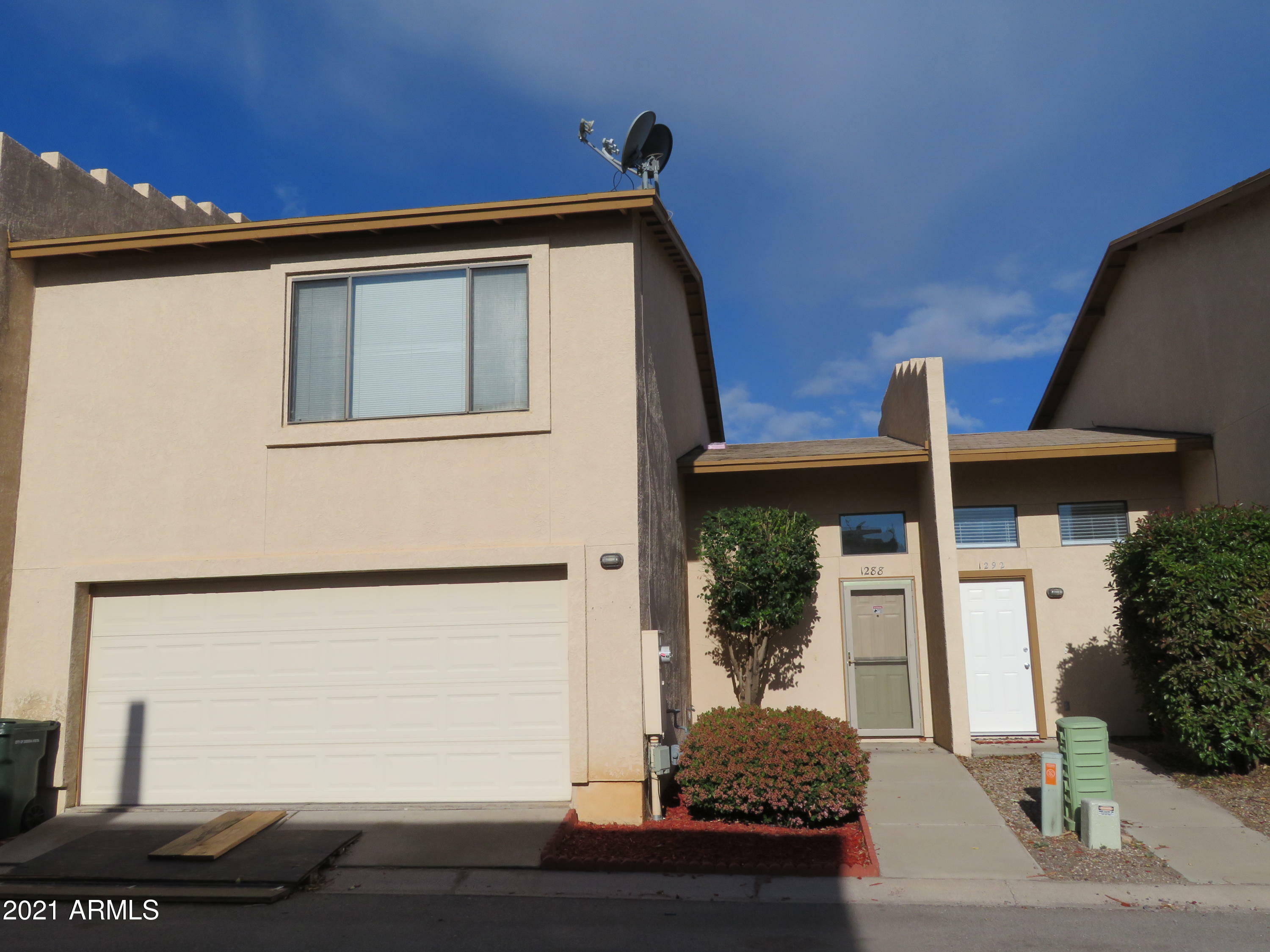 Property Photo: 1288 Leon Way AZ 85635
