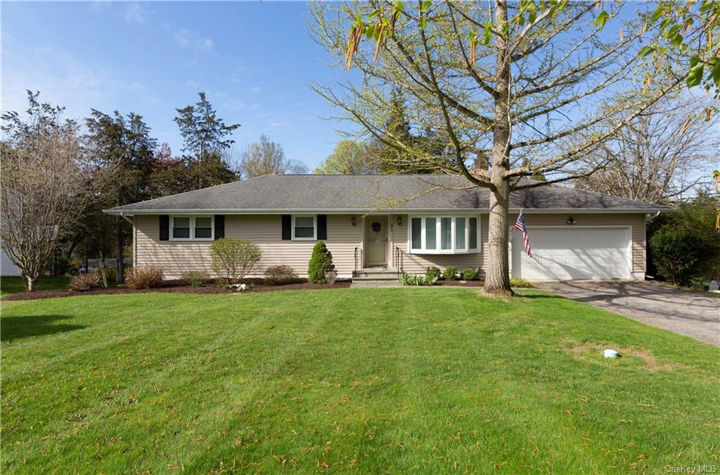 Property Photo:  31 Birch Hill Drive  NY 12603 