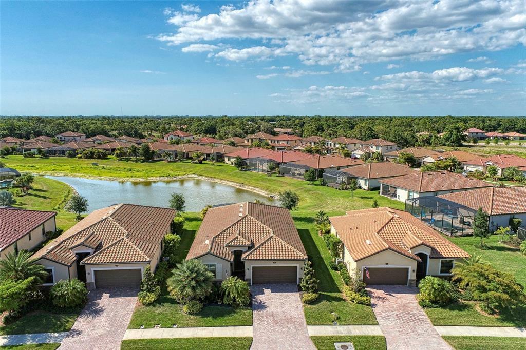 Property Photo: 12620 Canavese Lane FL 34293