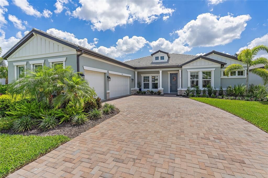 Property Photo: 19820 Bridgetown Loop FL 34293