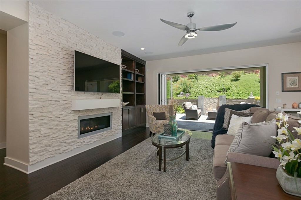 Property Photo: 1653 Tabletop Way CA 92024