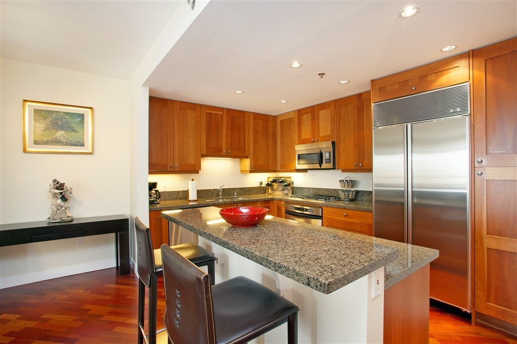 Property Photo:  700 W W Harbor Dr 1005  CA 92101 