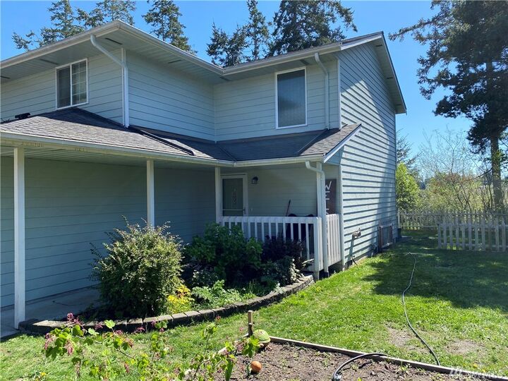 Property Photo: 1045 SW Kaleeton Lp WA 98277