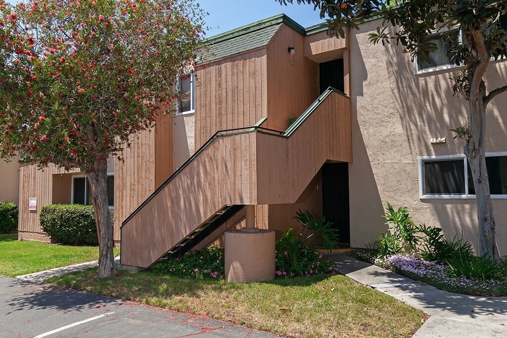 Property Photo:  8765 Lake Murray Blvd 1  CA 92119 