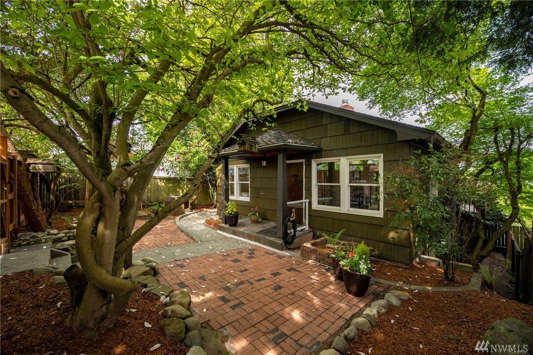 Property Photo: 3714 34th Ave SW WA 98126